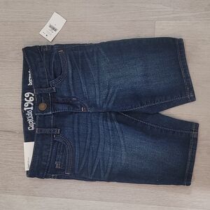 Gap kids girls Bermuda shorts. Size 5 regular. New with tags